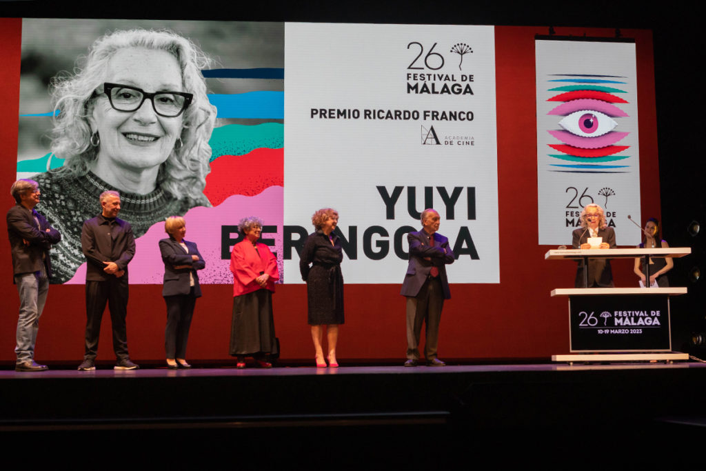 La script Yuyi Beringola recoge el Premio Ricardo Franco en el Teatro Cervantes